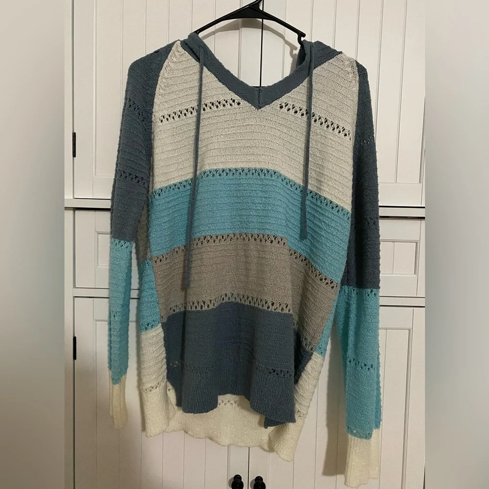 Biucly Color block Knit Top - Light Weight - Long Sleeve - Picture 6 of 7